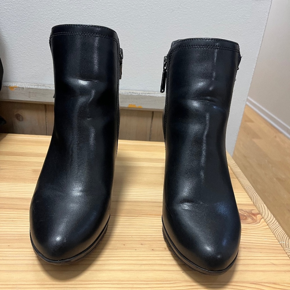 Almost new - Blondo PAM waterproof ankle boots